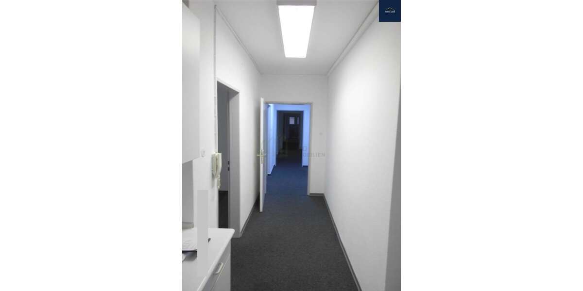 Büro in Stuttgart 3.000,80 € 248 m² zimmer