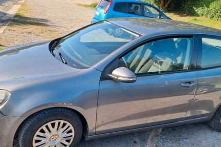 VW Golf 69.000 km 5.200 &euro; Stuttgart 70437