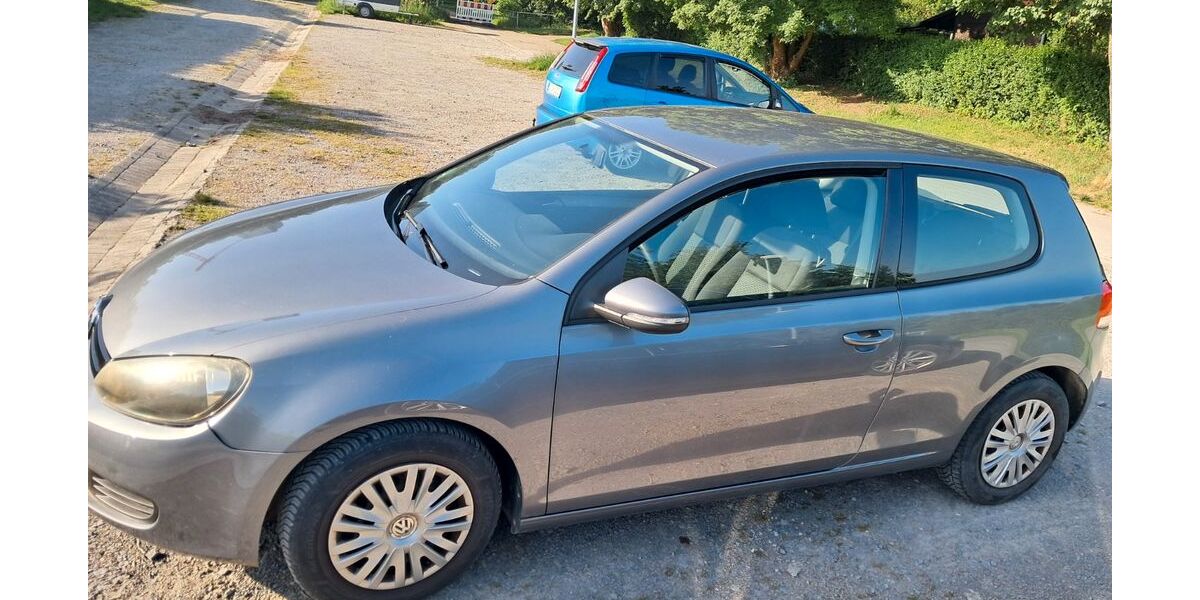 VW Golf 69.000 km 5.200 &euro; Stuttgart 70437