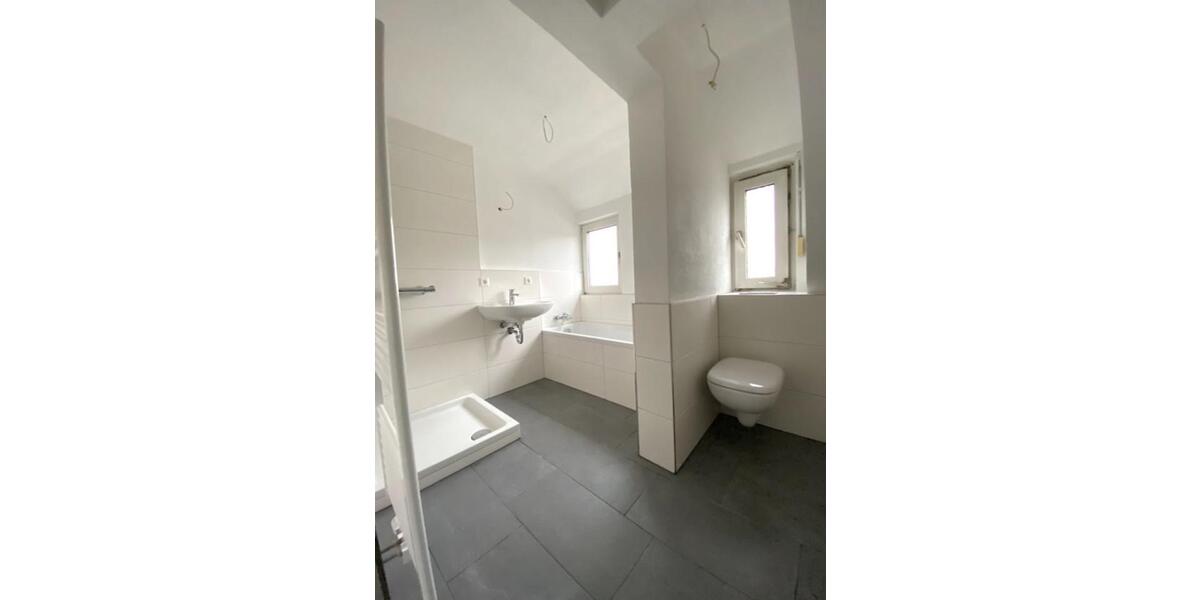 Dachgeschoßwohnung Esslingen am Neckar Hegensberg - 3 Zimmer, 75 m&sup2;, 1.310&euro; | Angebot:24694255