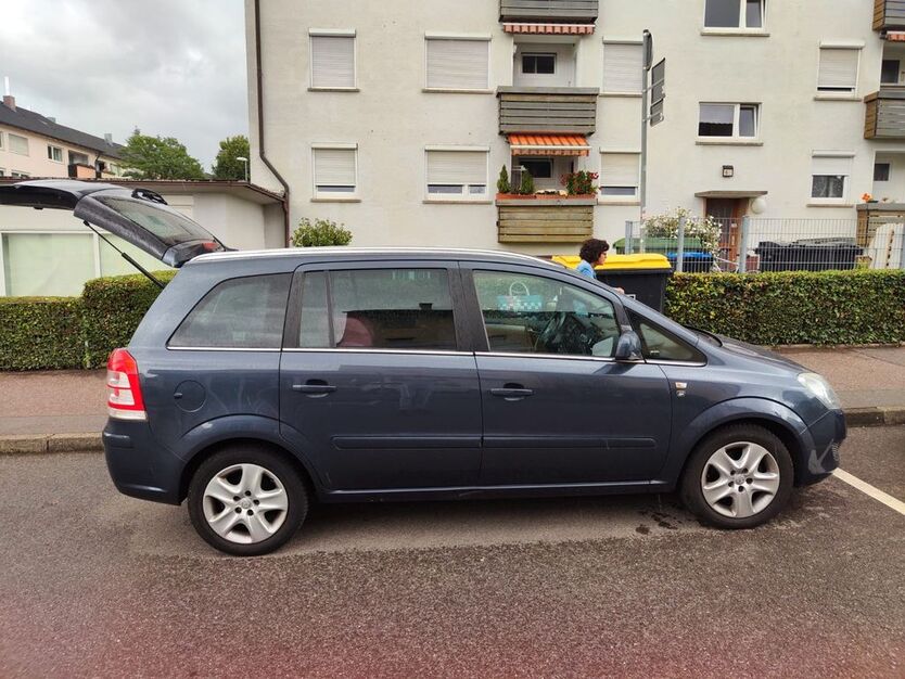 Opel Zafira 180.000 km 2.900 € Ludwigsburg 71638