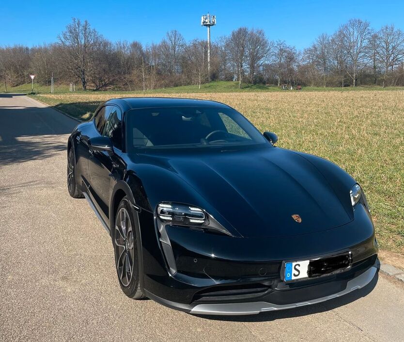 Porsche Taycan 35.800 km 76.500 € Planegg 82152