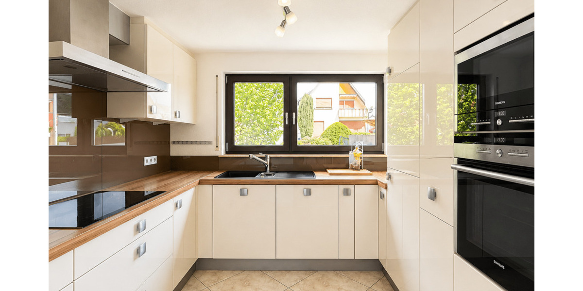 Einfamilienhaus Steinenbronn - 5 Zimmer, 230 m&sup2;, 2.700&euro; | Angebot:26596714