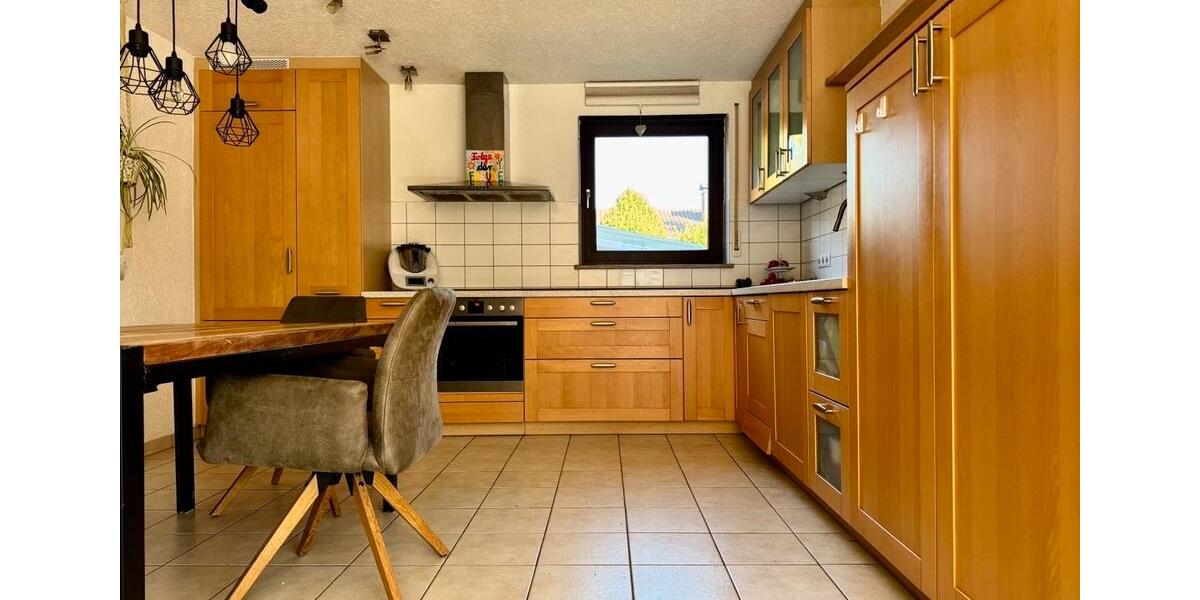 Reihenhaus Sachsenheim - 6.5 Zimmer, 135 m&sup2;, 479.000&euro; | Angebot:27251004