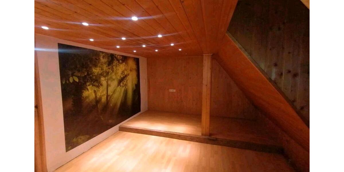 Doppelhaushälfte Nürtingen - 13 Zimmer, 210 m&sup2;, 430.000&euro; | Angebot:26786022