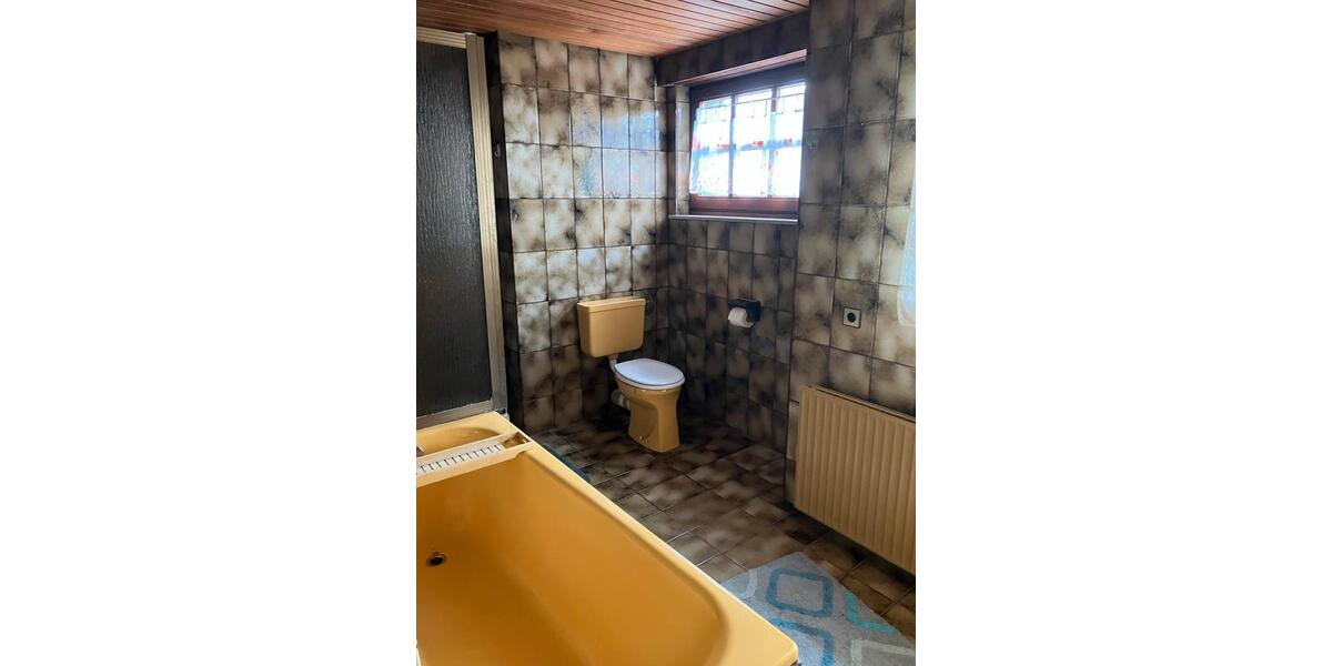 Etagenwohnung Sachsenheim - 4 Zimmer, 80 m&sup2;, 1.000&euro; | Angebot:24815031