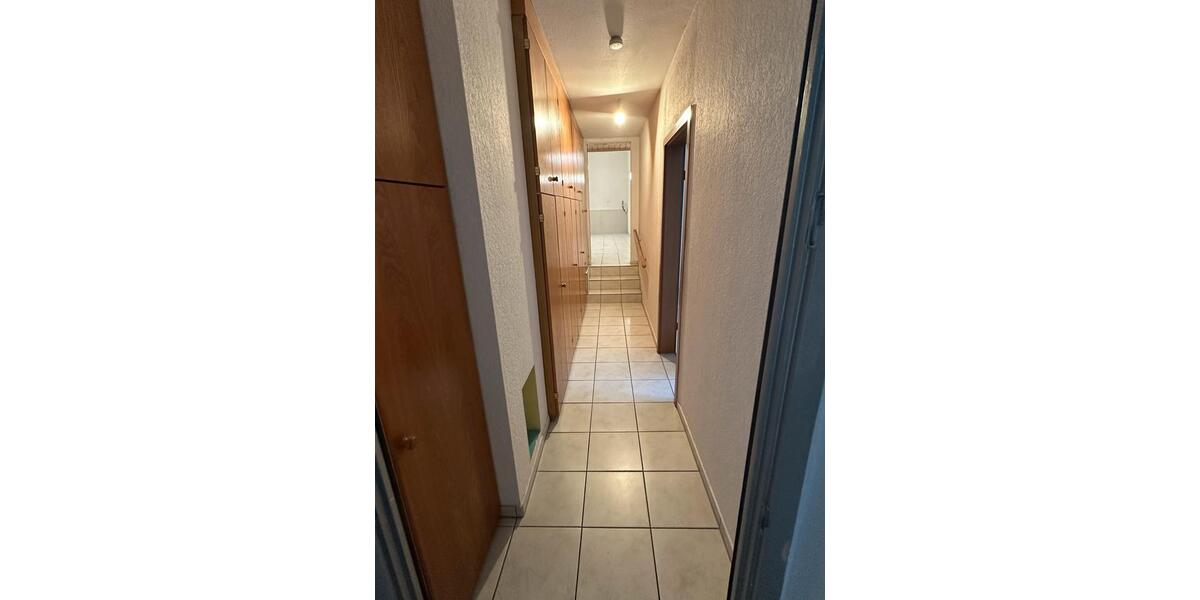 Etagenwohnung Pforzheim Eutingen - 4 Zimmer, 140 m&sup2;, 1.150&euro; | Angebot:27598166