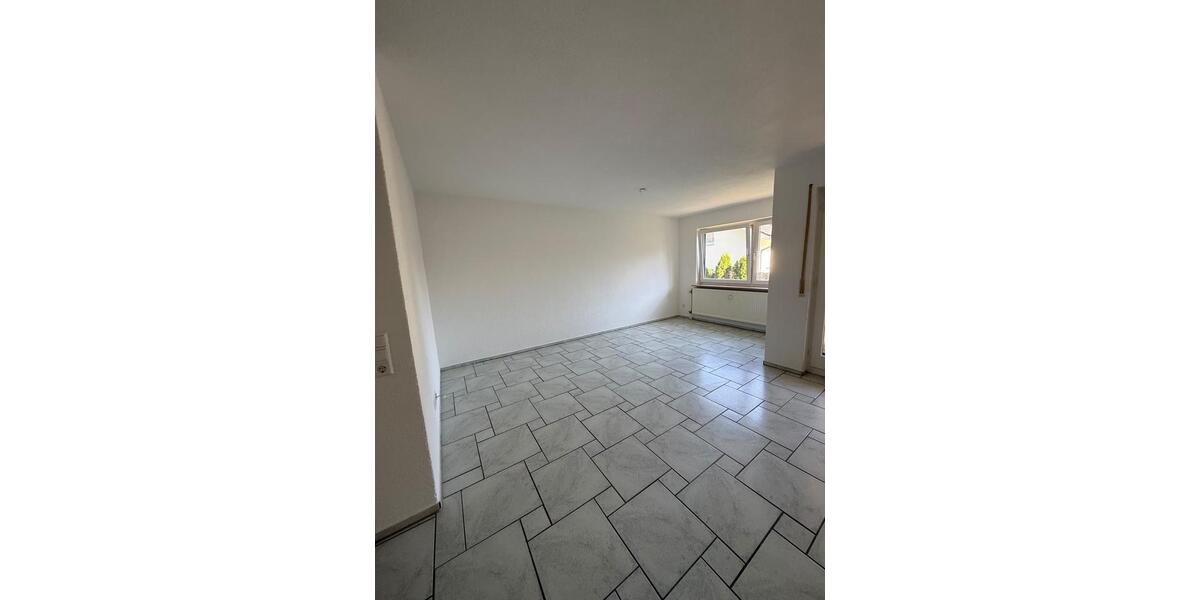 Etagenwohnung Reutlingen Sondelfingen - 3.5 Zimmer, 79 m&sup2;, 1.200&euro; | Angebot:27543998
