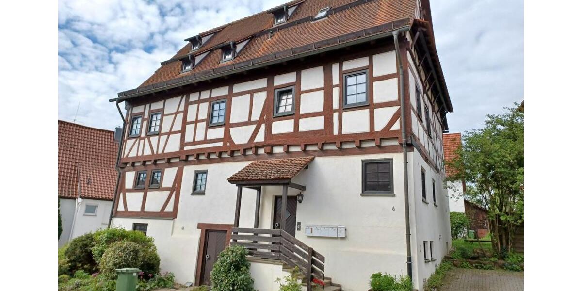 Dachgeschoßwohnung Kusterdingen - 5 Zimmer, 14 m&sup2;, 250&euro; | Angebot:25311185