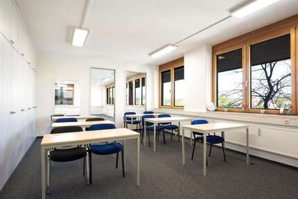 Büro in Leonberg 2.337 € 275 m² zimmer