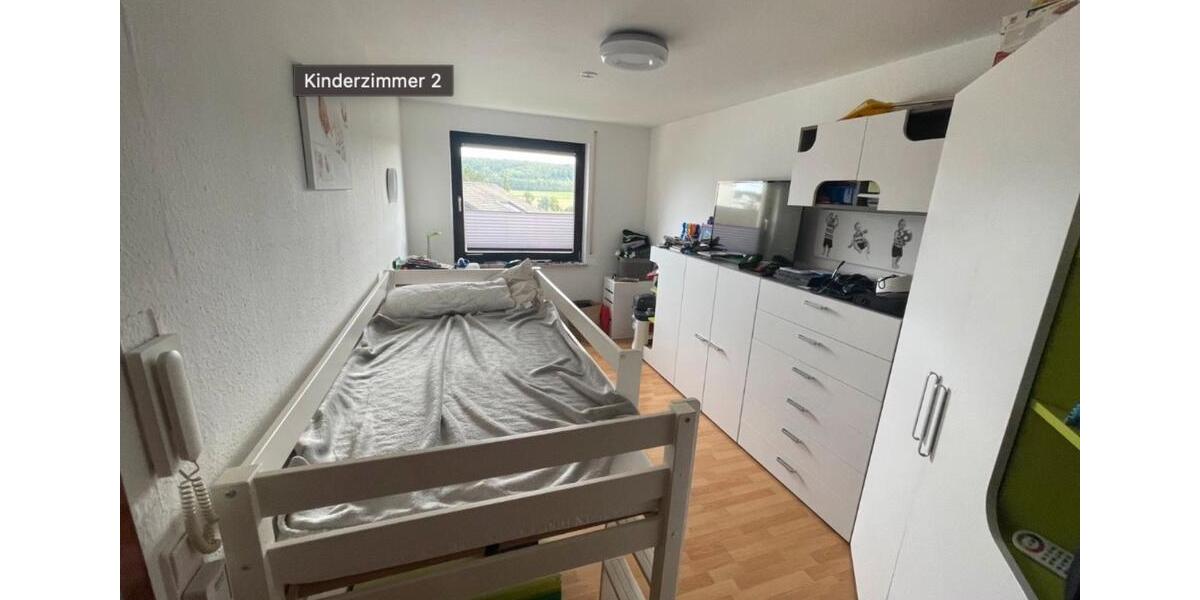 Reihenhaus Leonberg - 6 Zimmer, 169 m&sup2;, 1.850&euro; | Angebot:24248136