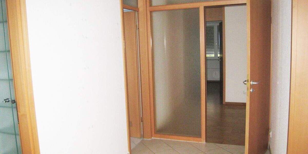 Etagenwohnung Köngen - 3 Zimmer, 82 m&sup2;, 860&euro; | Angebot:24916272