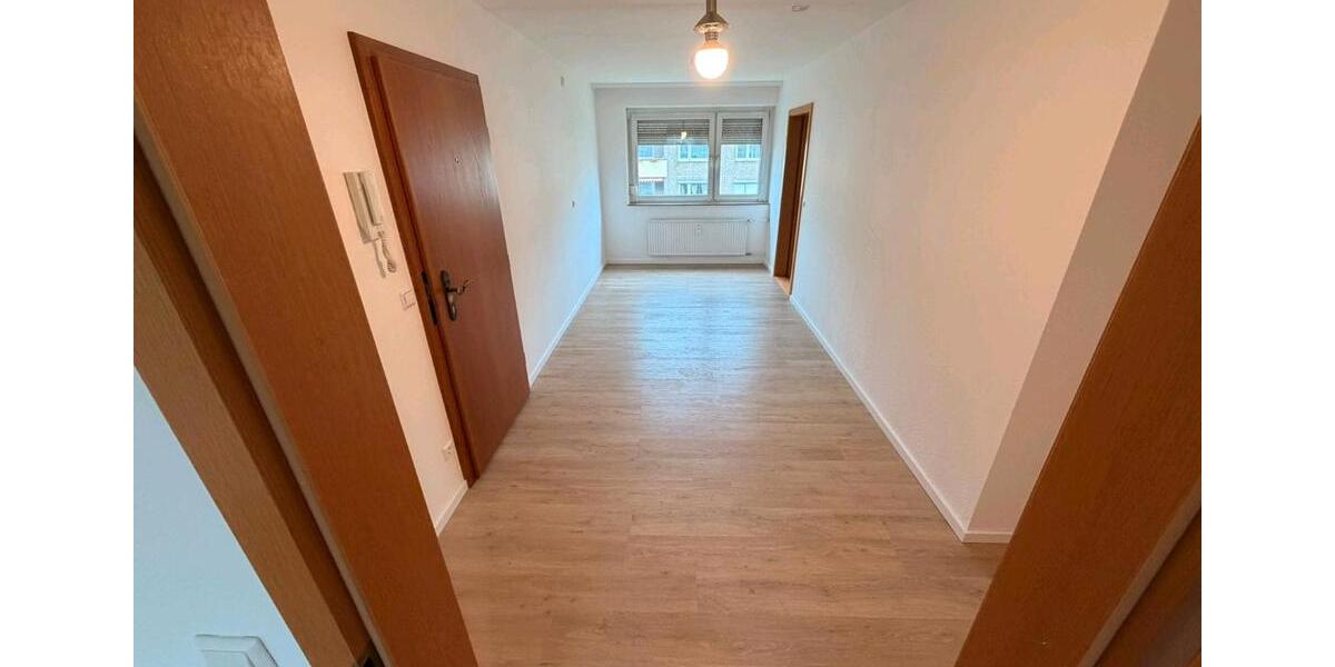 Etagenwohnung Gerlingen - 3.5 Zimmer, 87 m&sup2;, 1.300&euro; | Angebot:24787187