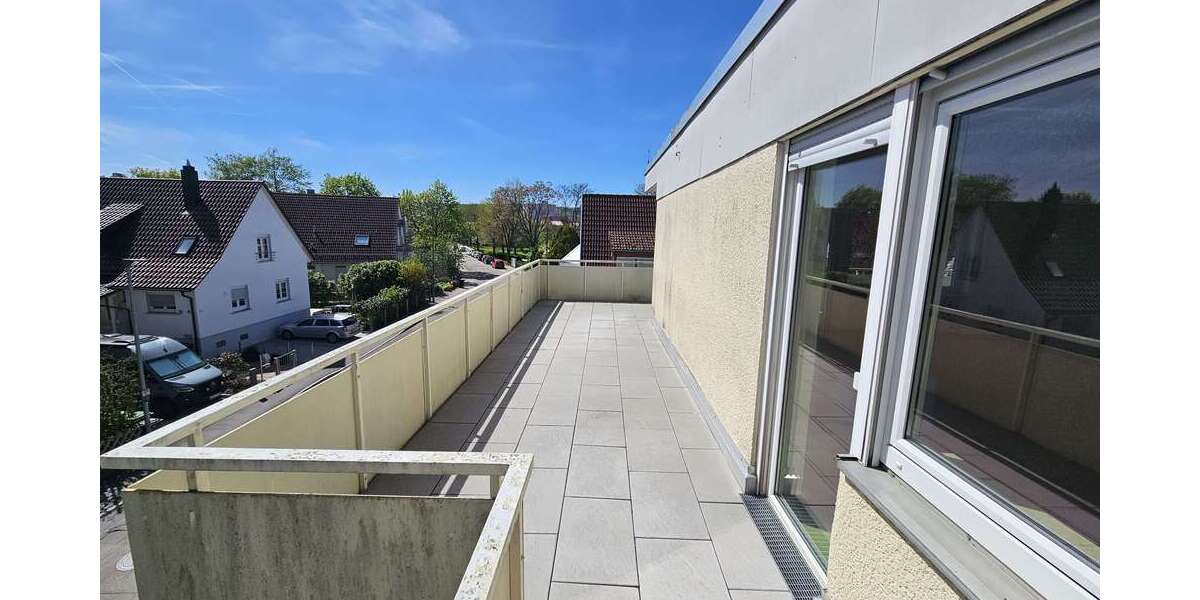 Etagenwohnung Leonberg - 3 Zimmer, 99 m&sup2;, 299.000&euro; | Angebot:27030301