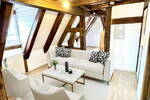 Renningen: Exklusive Maisonette-LoftWohnung im Fachwerkhaus - mit EBK & Tageslichtbad