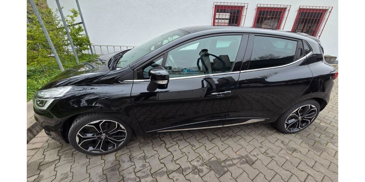Renault Clio 66.900 km 9.500 &euro; Bietigheim-Bissingen 74321
