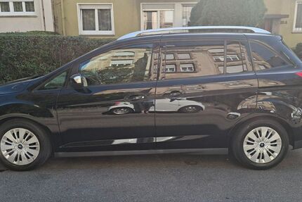 Ford Grand C-Max 121.500 km 9.900 &euro; Stuttgart 70174