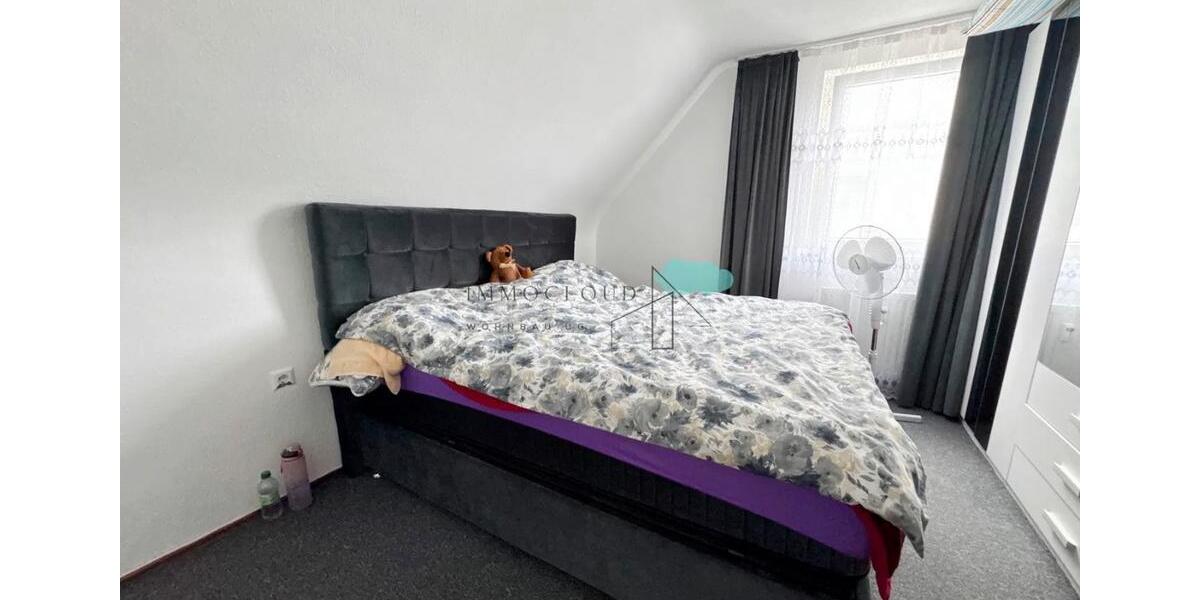 Dachgeschoßwohnung Esslingen am Neckar Brühl - 3 Zimmer, 68 m&sup2;, 230.000&euro; | Angebot:24213302