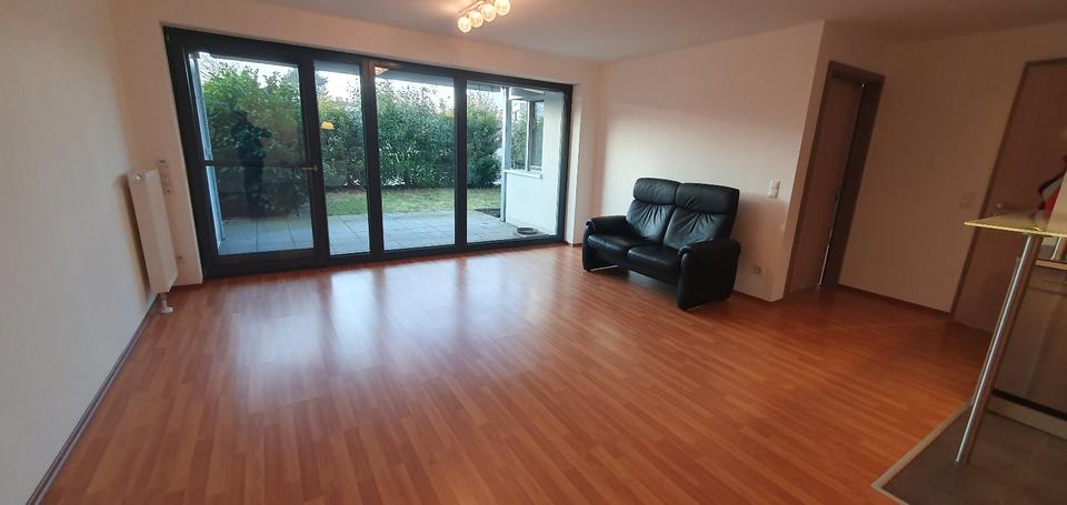Erdgeschoßwohnung Sindelfingen Darmsheim - 3 Zimmer, 83 m&sup2;, 1.495&euro; | Angebot:25591058
