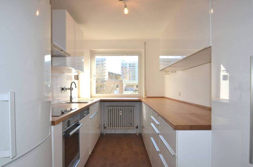 Familien(t)raum in Sindelfingen: 4,5 Zimmer mit Balkon, Garage & Stellplatz!