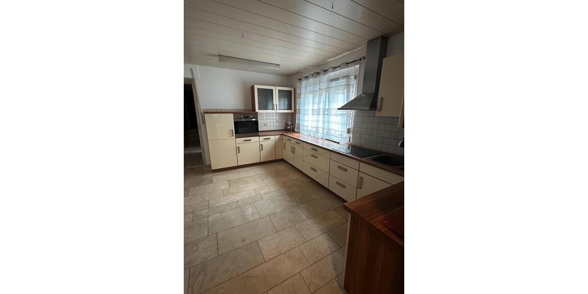 Etagenwohnung Pforzheim Eutingen - 4 Zimmer, 140 m&sup2;, 1.150&euro; | Angebot:27598166