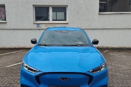 Ford Mustang Mach-E 12.340 km 37.000 &euro; Stuttgart 70327
