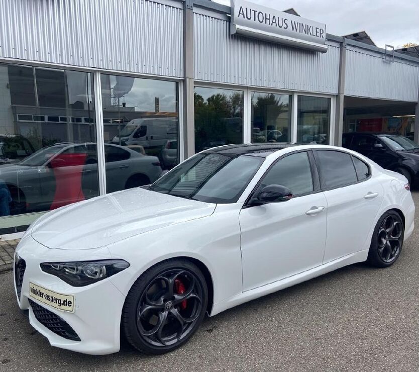 Alfa Romeo Giulia 2.800 km 54.990 € Asperg 71679