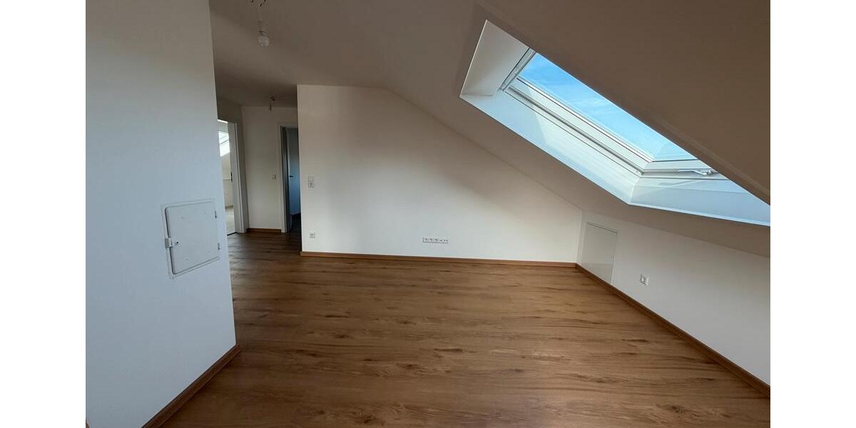 Dachgeschoßwohnung Dußlingen - 2.5 Zimmer, 80 m&sup2;, 1.000&euro; | Angebot:27592938