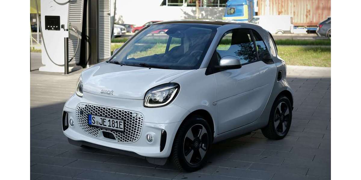 Smart forTwo 9.000 km 13.950 &euro; Stuttgart 70435