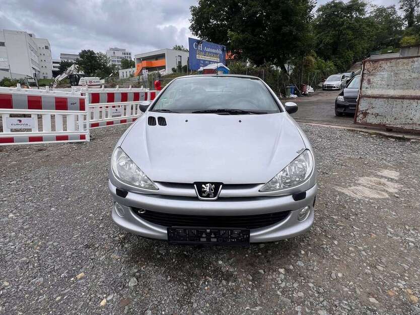 Peugeot 206 174.680 km 999 € Stuttgart 70376