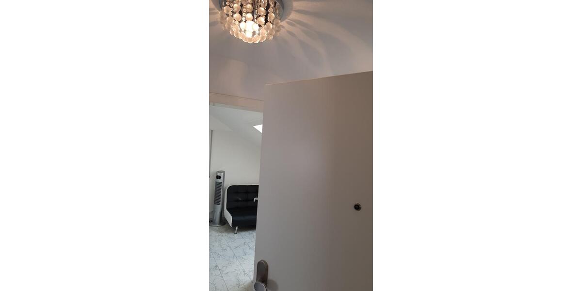 Dachgeschoßwohnung Stuttgart Vaihingen - 2.5 Zimmer, 40 m&sup2;, 189.000&euro; | Angebot:24855453