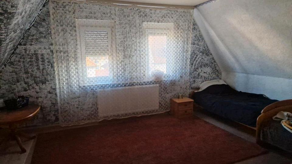 Dachgeschoßwohnung Markgröningen - 4 Zimmer, 84 m&sup2;, 1.050&euro; | Angebot:26481756