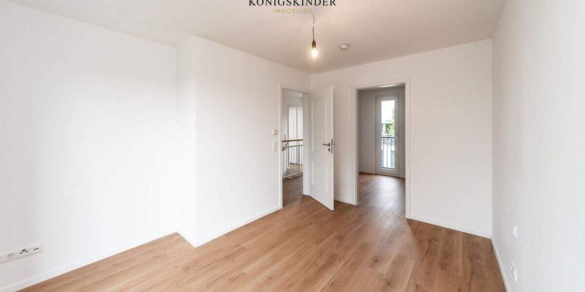 Doppelhaushälfte Stuttgart Zuffenhausen - 8 Zimmer, 154 m&sup2;, 945.000&euro; | Angebot:24709813