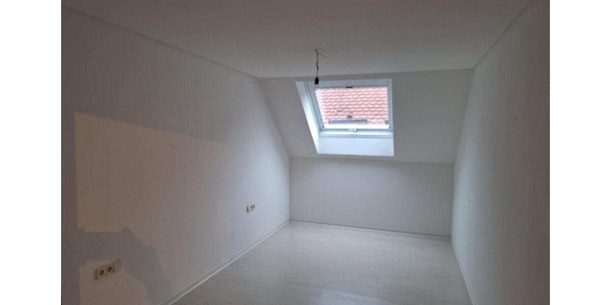 Dachgeschoßwohnung Stuttgart Vaihingen - 2 Zimmer, 65 m&sup2;, 900&euro; | Angebot:25923483