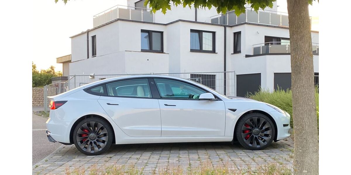 Tesla Model 3 128.000 km 25.000 &euro; Böblingen 71032