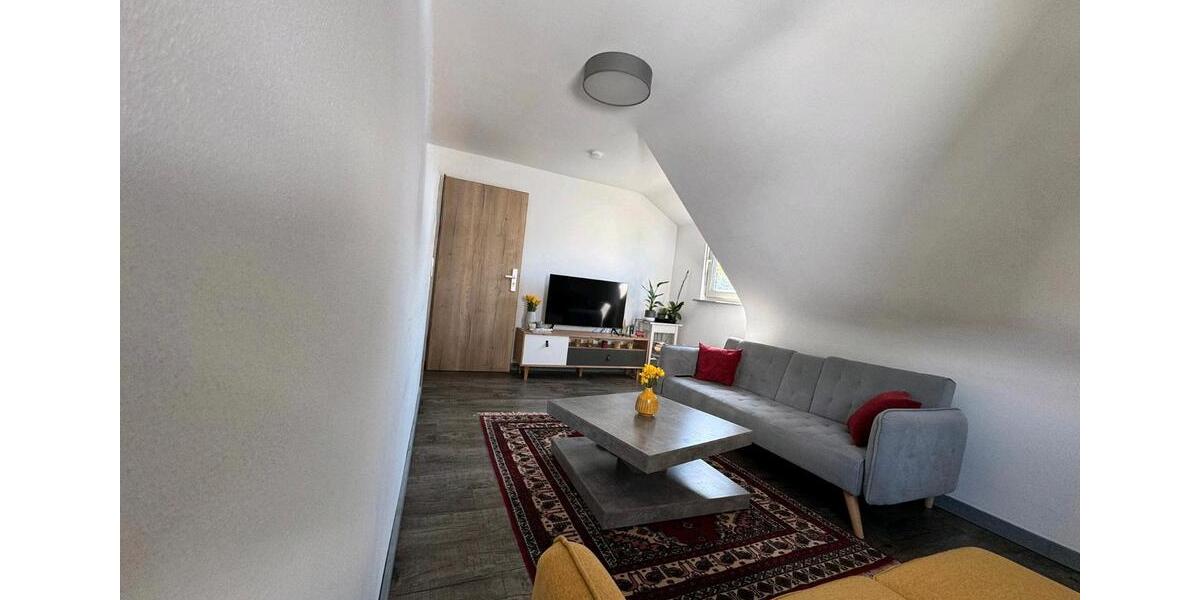 Dachgeschoßwohnung Stuttgart Feuerbach - 2.5 Zimmer, 52 m&sup2;, 1.090&euro; | Angebot:24216111