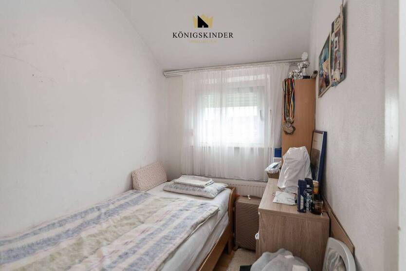 Einfamilienhaus mit Potential: 6 Zimmer, großes Grundstück, schöner Garten. Ihr neues Zuhause?