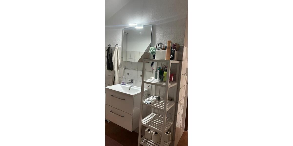 Dachgeschoßwohnung Stuttgart Stuttgart-Süd - 1 Zimmer, 13 m&sup2;, 620&euro; | Angebot:24695369