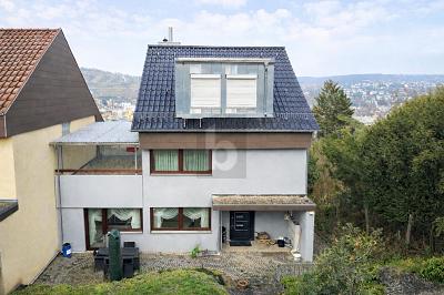 SANIERT, MIT EINLIEGERWOHNUNG UND TRAUMAUSSICHT - Einfamilienhaus Esslingen am Neckar Pliensauvorstadt | Angebot:24841350
