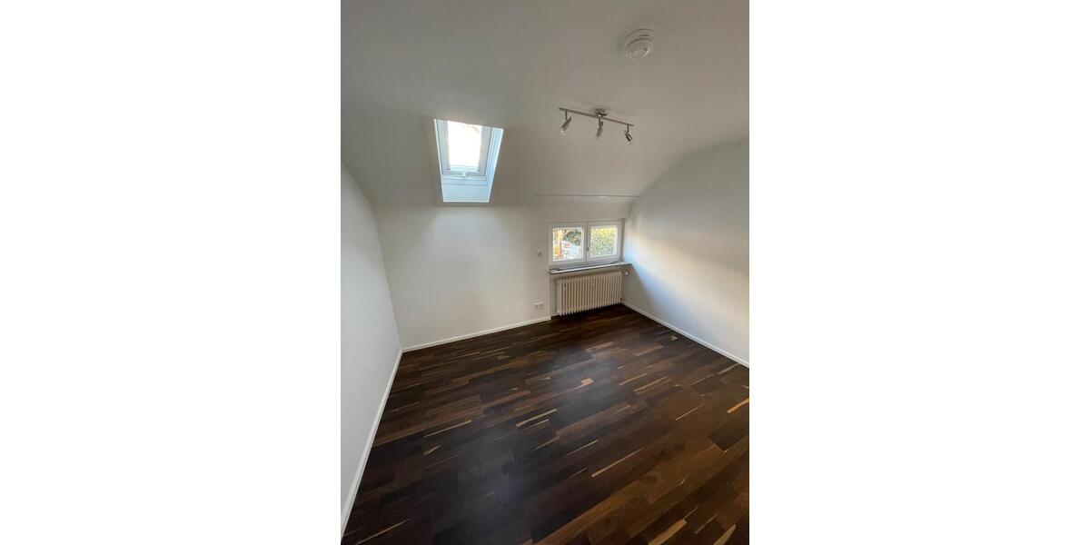 Dachgeschoßwohnung Esslingen am Neckar Hegensberg - 3 Zimmer, 79 m&sup2;, 1.150&euro; | Angebot:24787138