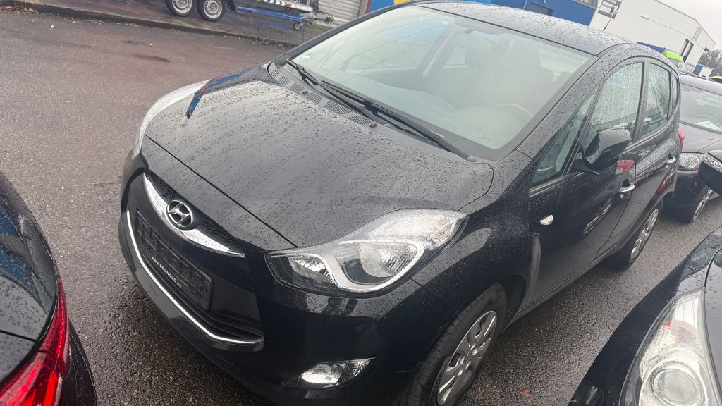 Hyundai ix20 98.000 km 8.999 &euro; Sindelfingen 71065
