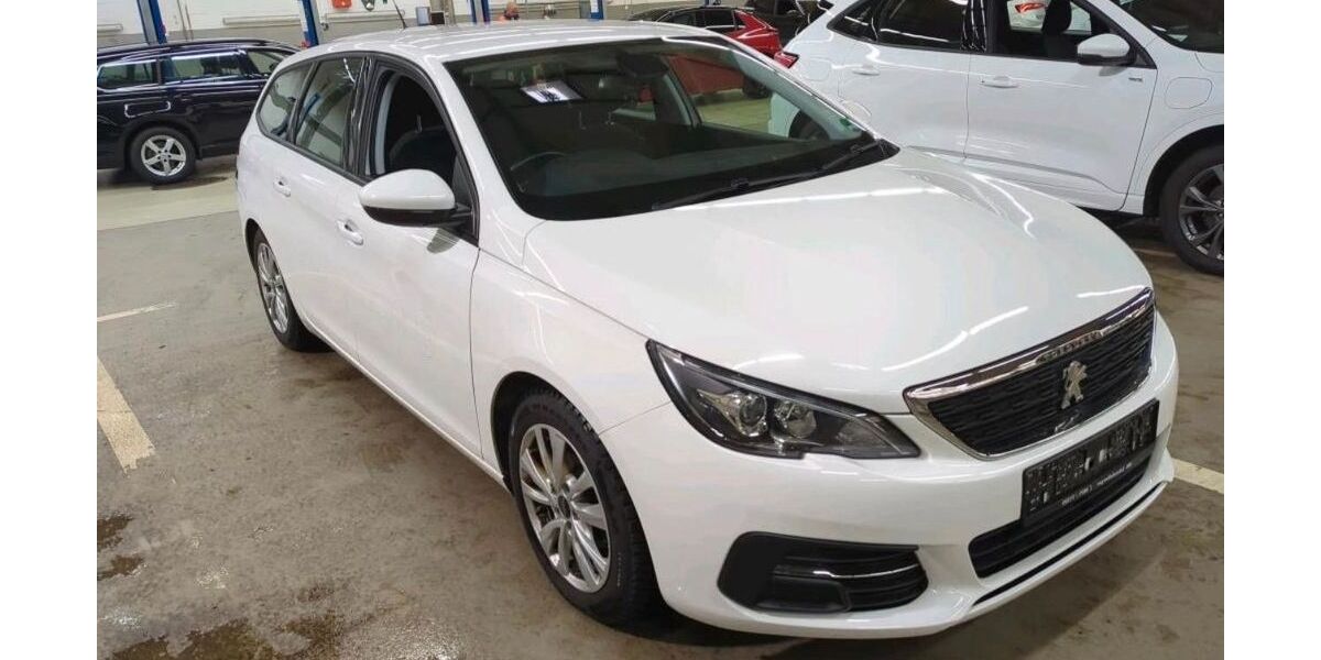 Peugeot 308 128.398 km 9.399 &euro; Stuttgart 70469