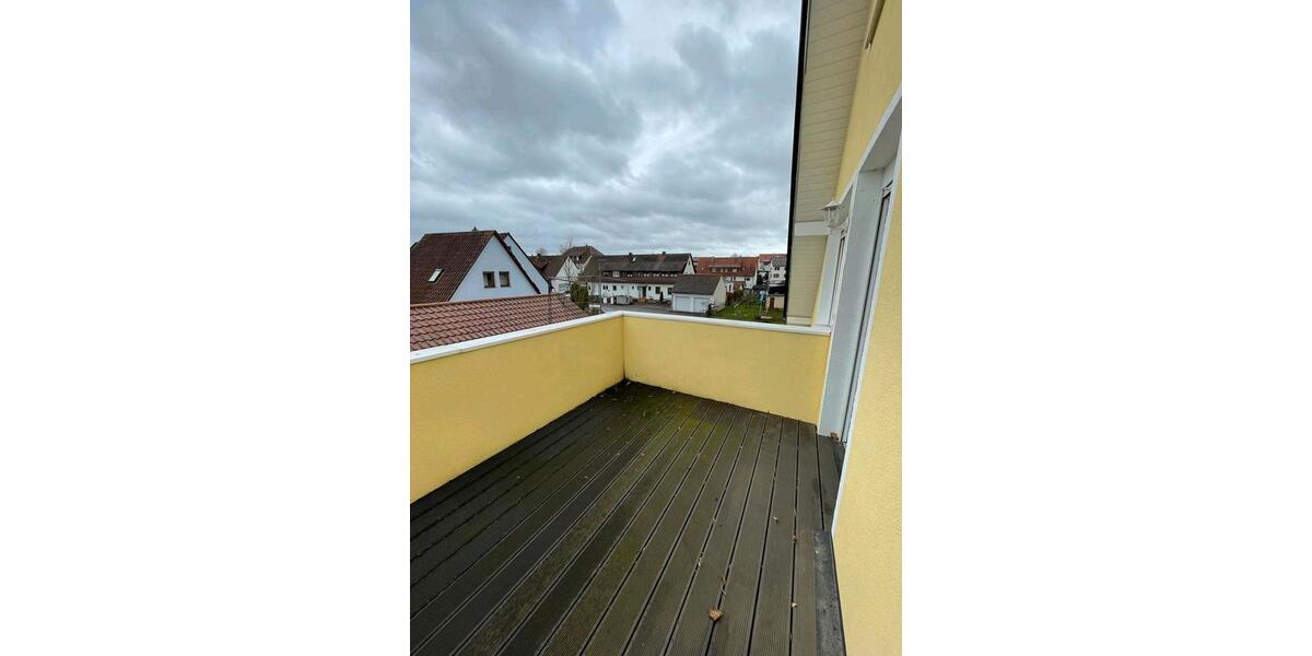 Etagenwohnung Sachsenheim - 3.5 Zimmer, 93 m&sup2;, 1.300&euro; | Angebot:26475903