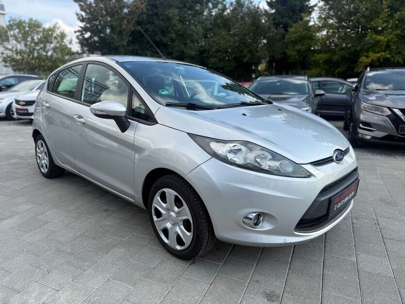 Ford Fiesta 154.306 km 3.999 € Fellbach 70736