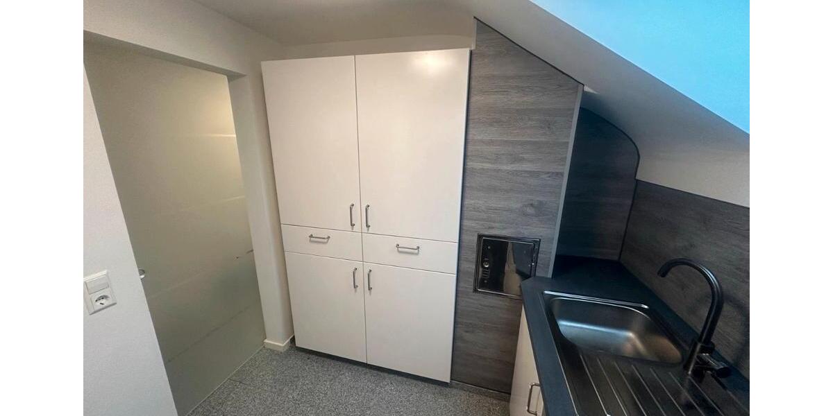 Dachgeschoßwohnung Sindelfingen - 2 Zimmer, 58 m&sup2;, 1.000&euro; | Angebot:24782144