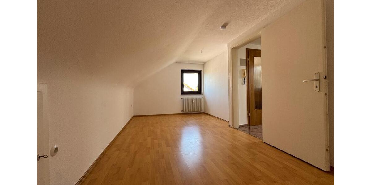 Dachgeschoßwohnung Waldenbuch - 2 Zimmer, 54 m&sup2;, 700&euro; | Angebot:26587026
