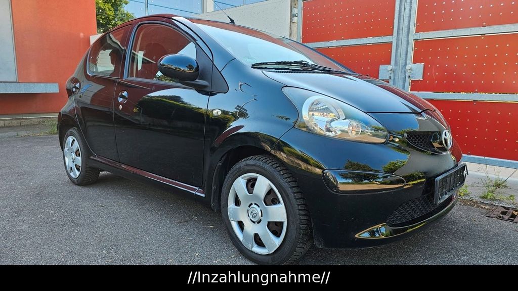Toyota Aygo (X) 120.000 km 2.700 &euro; Fellbach 70736