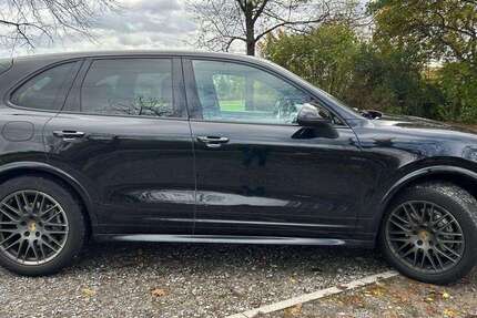 Porsche Cayenne 93.000 km 42.900 € Leonberg 71229