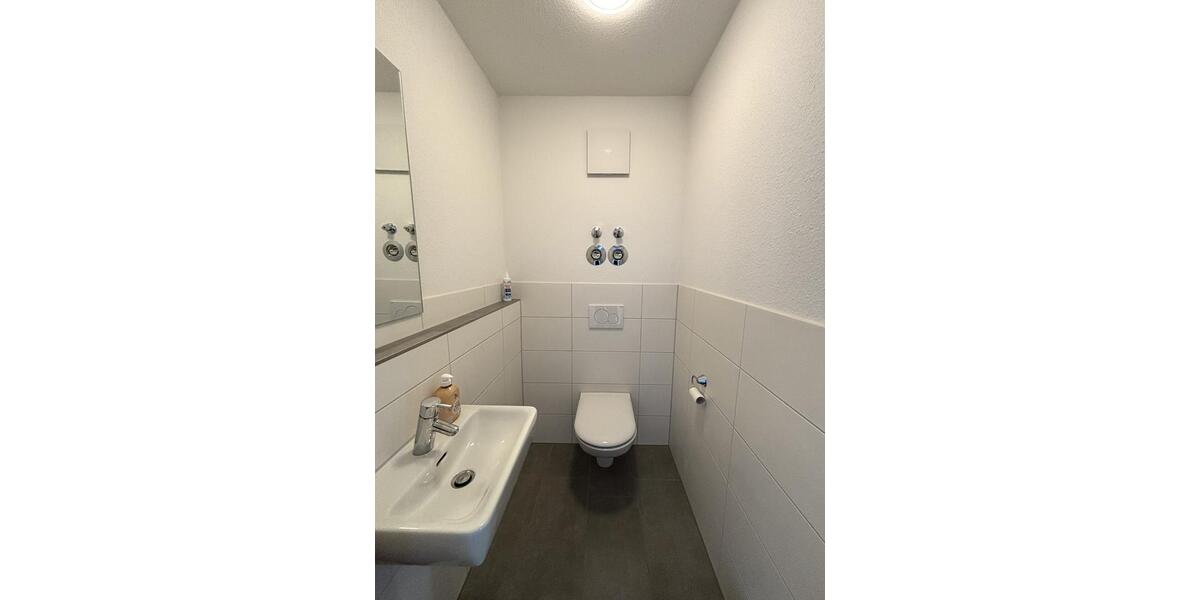 Etagenwohnung Fellbach Oeffingen - 3.5 Zimmer, 72 m&sup2;, 1.300&euro; | Angebot:25362237