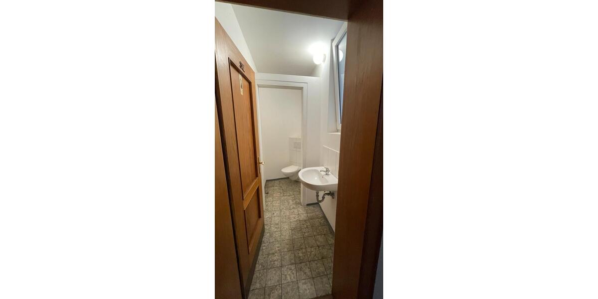 Erdgeschoßwohnung Pforzheim - 4 Zimmer, 107 m&sup2;, 1.000&euro; | Angebot:26623410